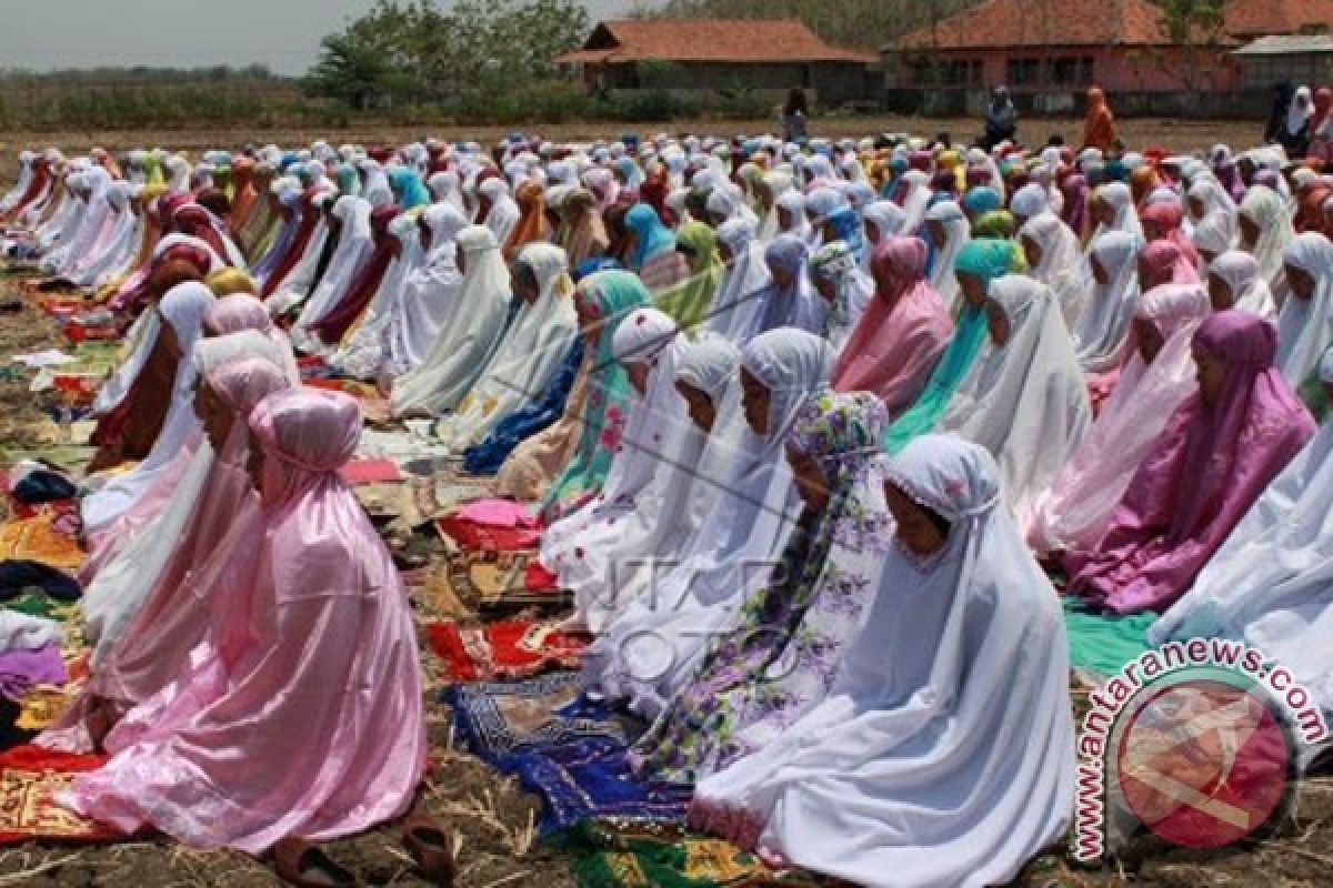 Gubernur Sulsel dan warga Makassar Shalat Istisqa