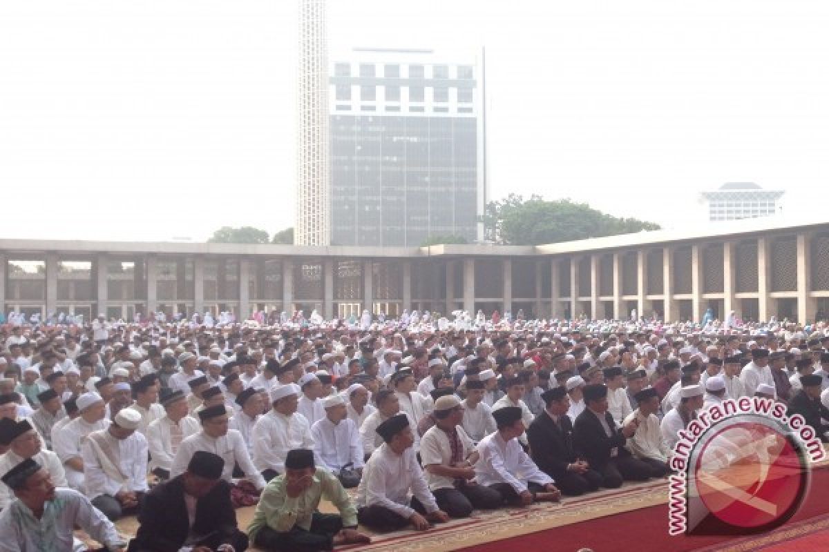 Shalat Istisqa di Istiqlal Diikuti Ribuan Jamaah