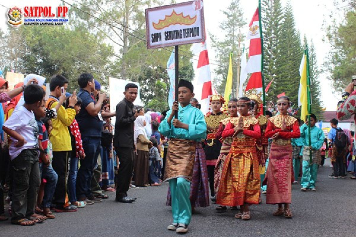 Ribuan Warga Padati Karnaval Festival Skala Brak 