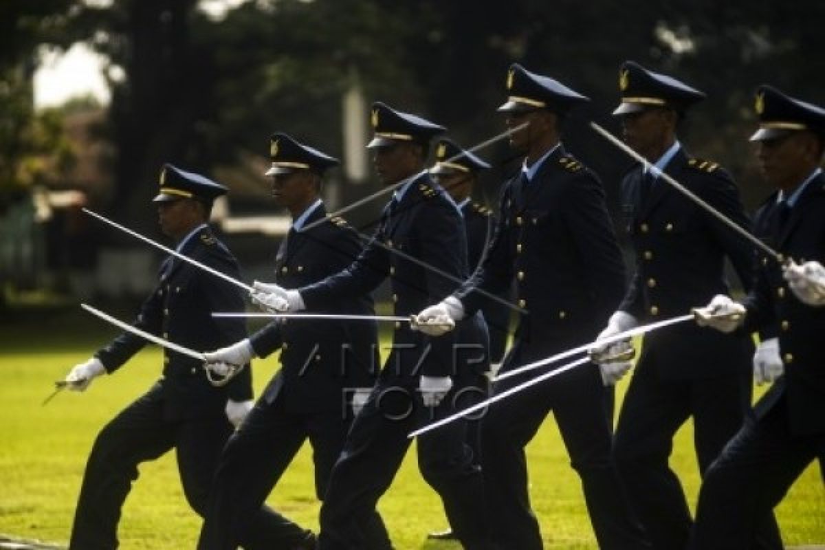 Kasau Lantik 169 Perwira TNI AU