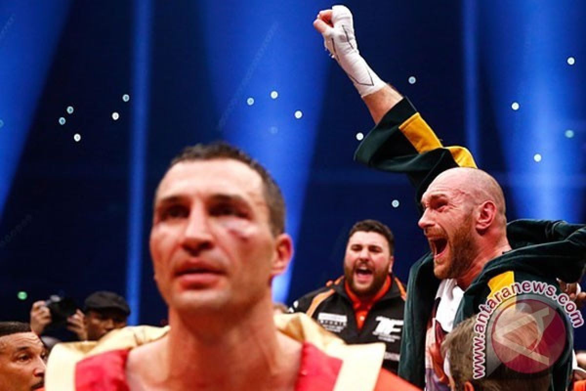 Tyson Fury Juara Dunia Baru Kelas Berat