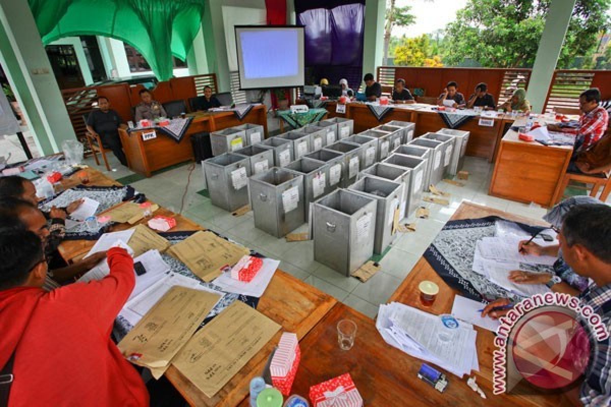 Soemarmo-Zuber Legawa Terima Hasil Pilkada Semarang