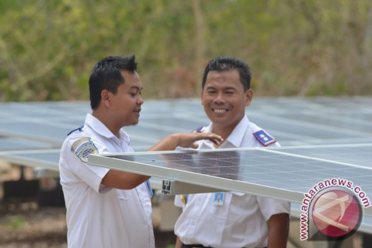 Bandara Baubau Manfaatkan Energi Tenaga Surya