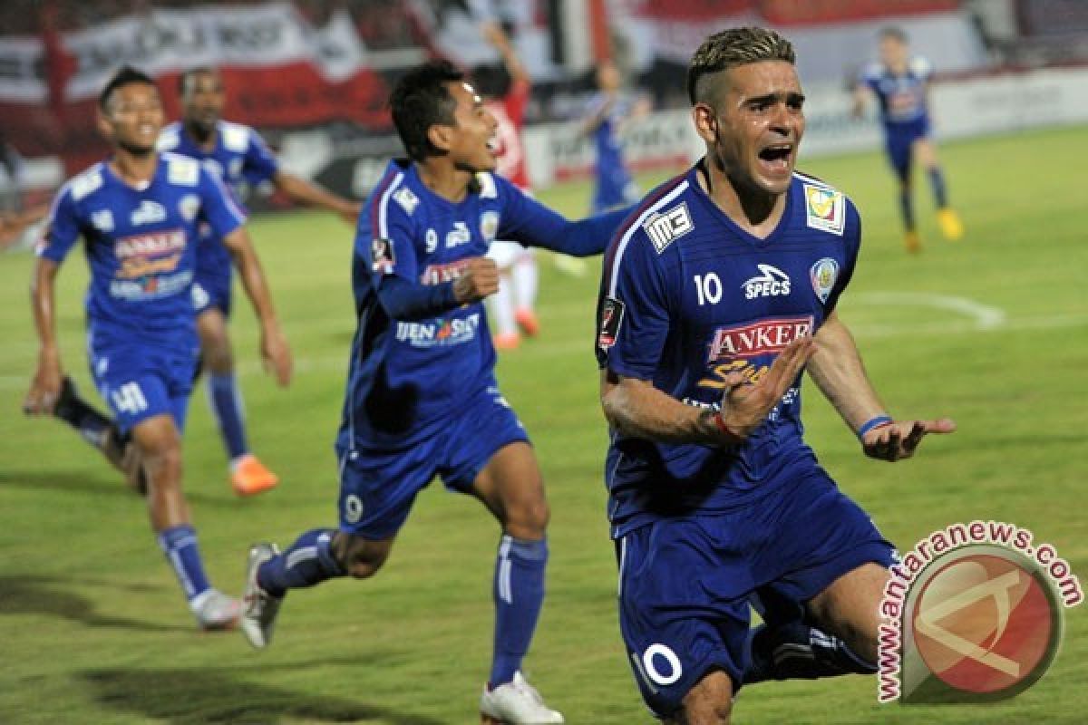 Arema Cronus Bungkam Surabaya United 3-1