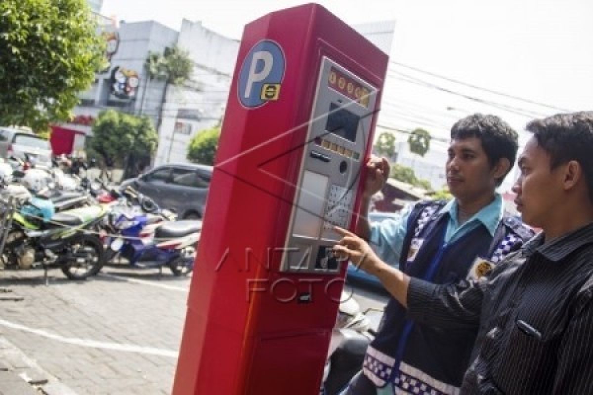 Kudus Uji Coba Parkir Berbasis IT di Pasar