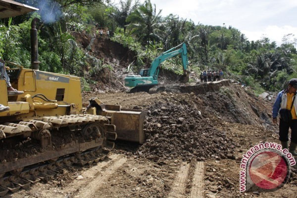 Bencana longsor dan banjir landa Garut