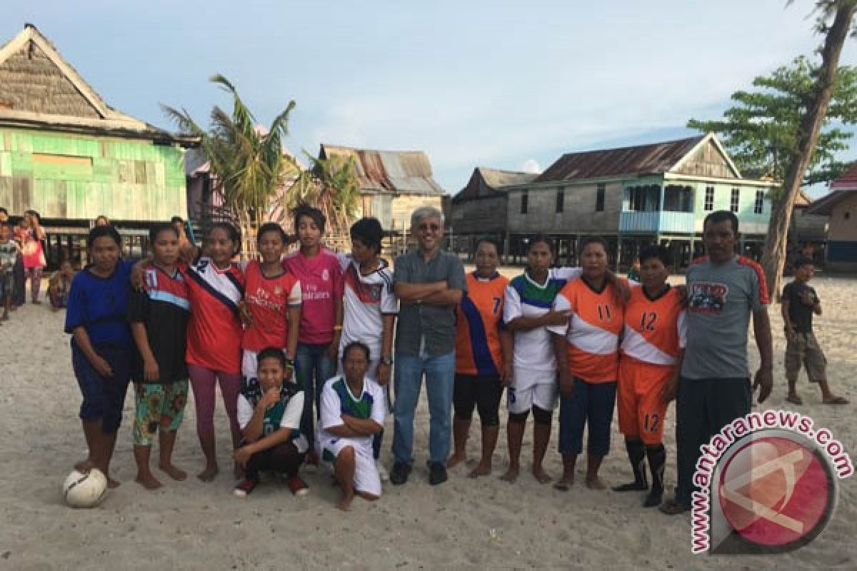 Tokoh: Masyarakat Pesisir Bombana Butuh Sentuhan Ekonomi 