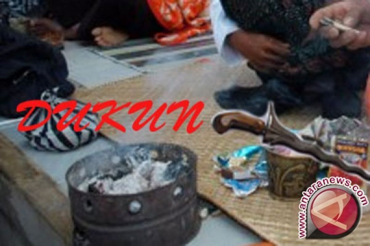 Dicurigai dukun santet, rumah warga di Lombok Timur dirusak orang tak dikenal