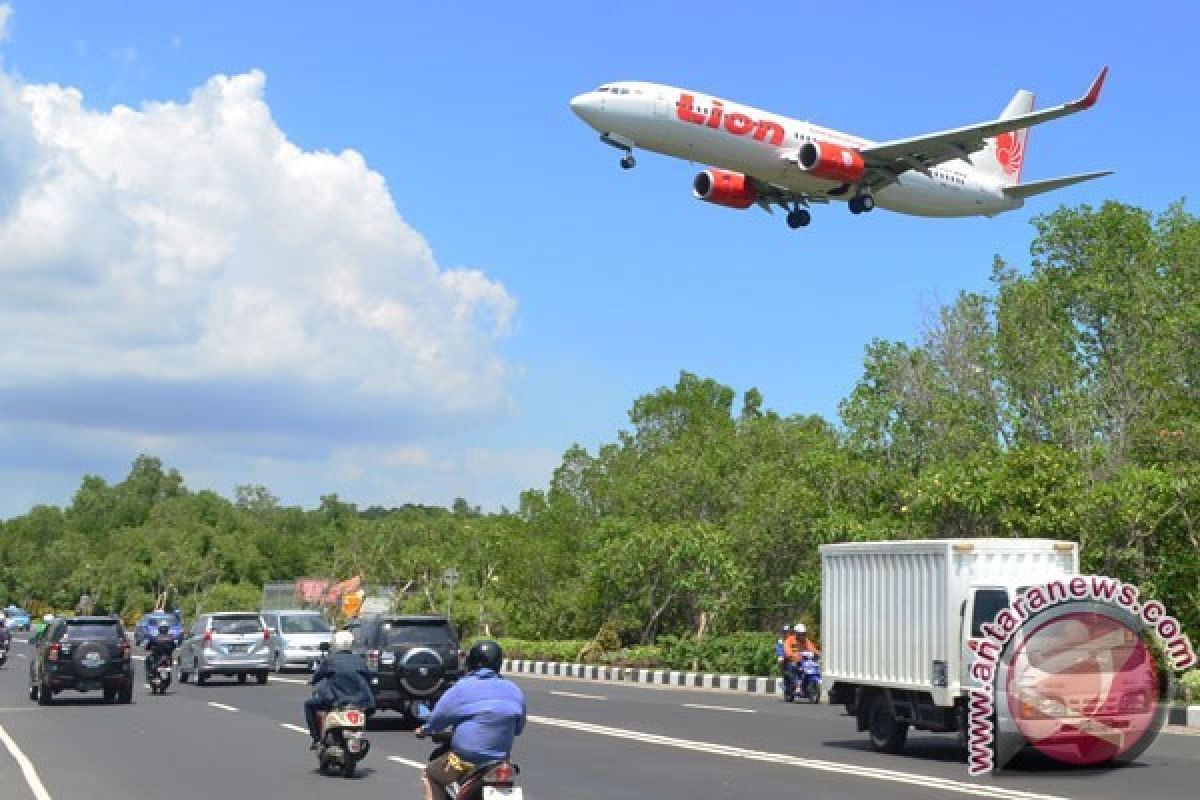 Bergurau Bawa Bom, Penumpang Pesawat Diamankan