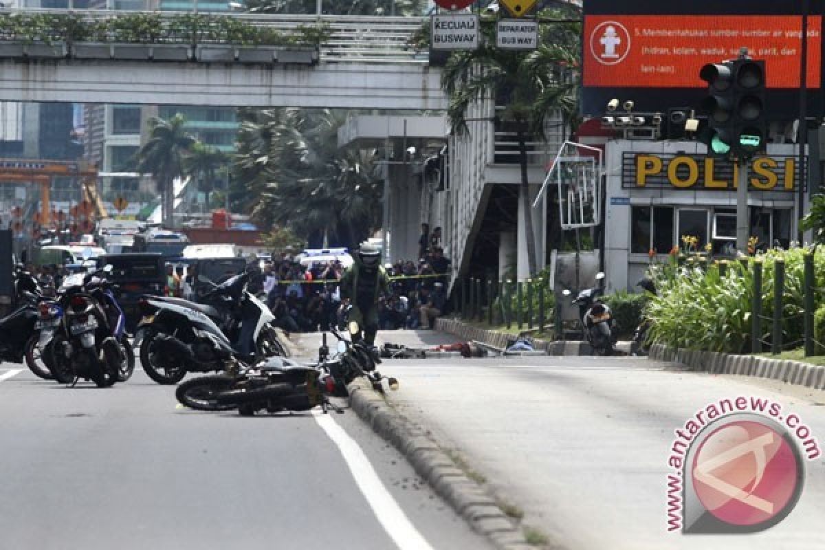 Polisi Temukan Buku-Buku dari Kontrakan Pelaku Teror Sarinah di Bogor