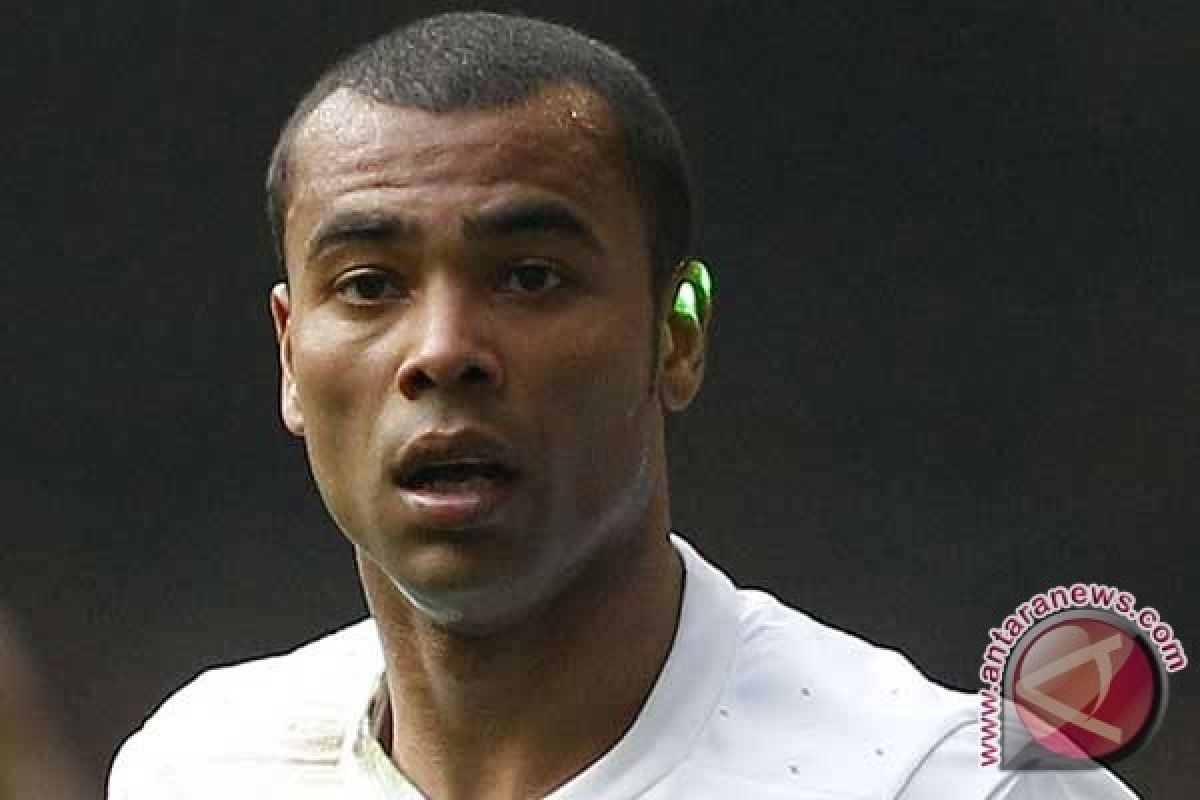 Dilepas AS Roma,  Ashley Cole Main di Liga AS