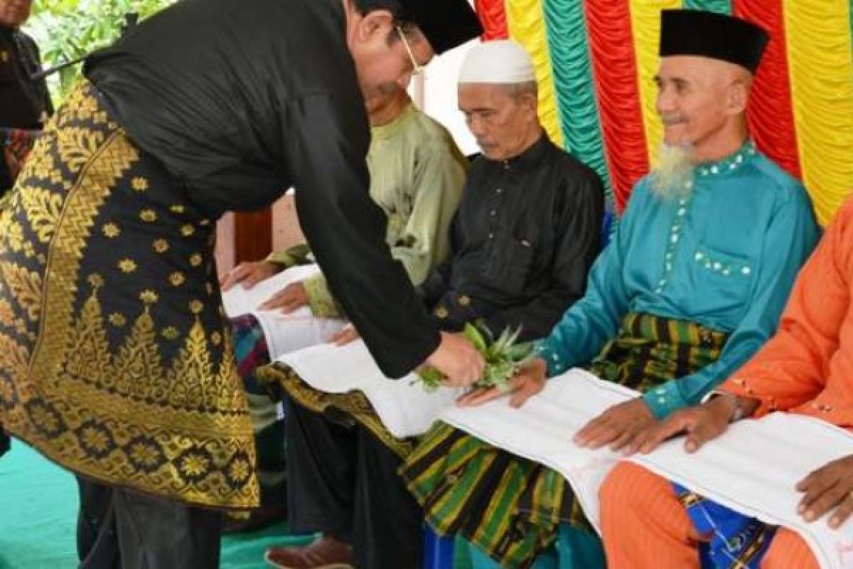 Sekda Lantik 372 Pengurus LAMR Tingkat Desa Semua Kecamatan Bengkalis