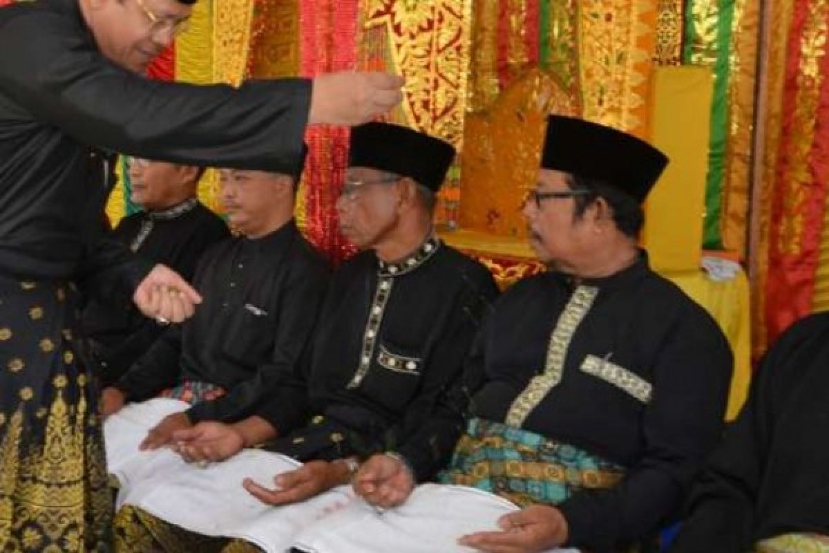 Sekda: Pengurus LAMR Bengkalis Agar Ajak Generasi Muda Duduk Bersama