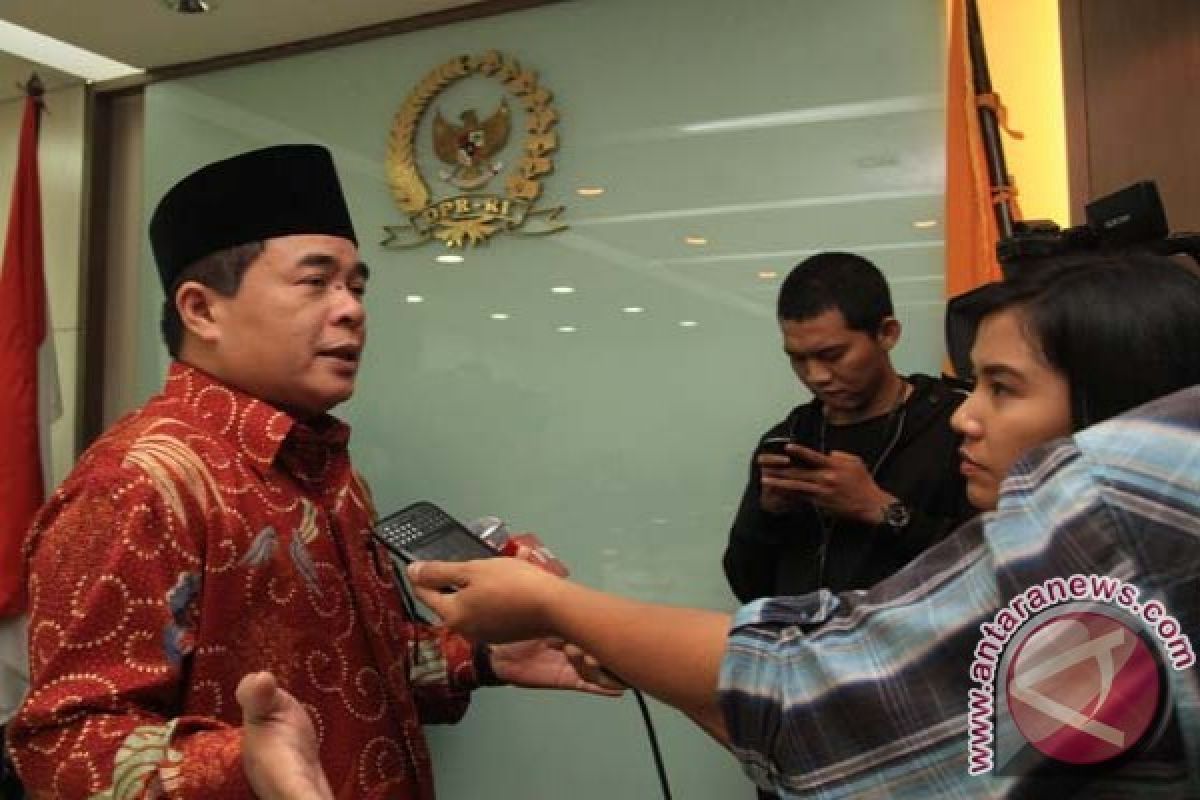 Ical Persilakan Ade Komaruddin Maju sebagai Calon Ketum Golkar