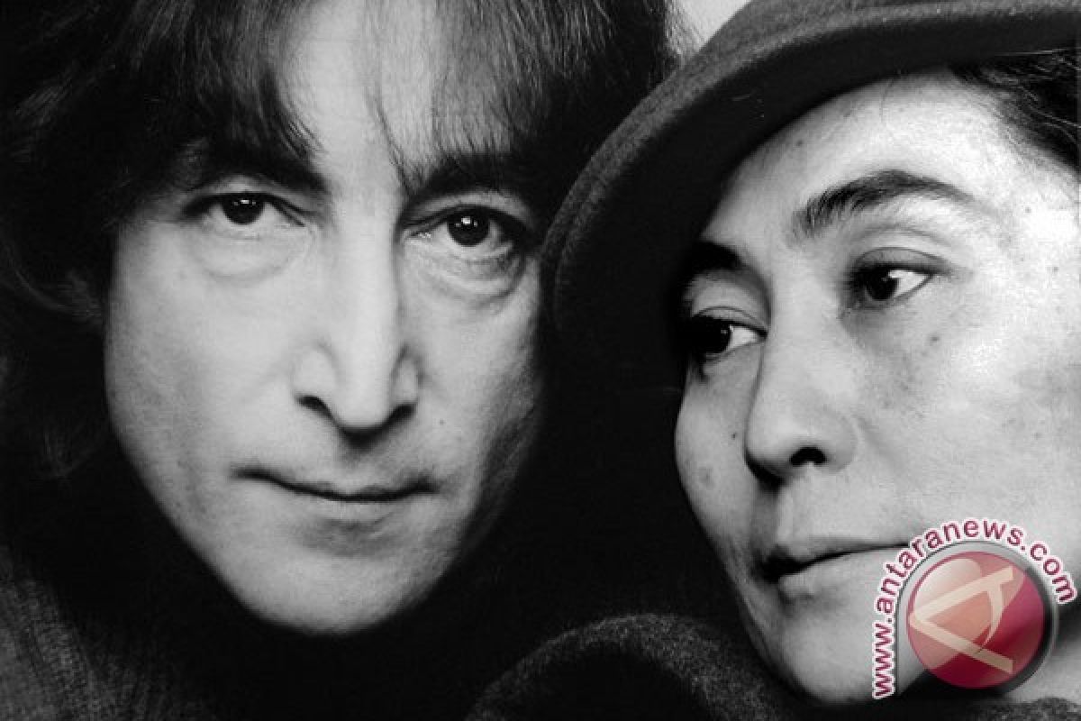 Seikat Rambut John Lennon Akan Dilelang