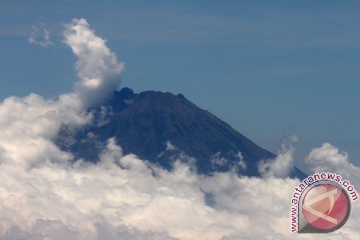 Kabut Tebal, Jalur Pendakian Gunung Slamet Ditutup