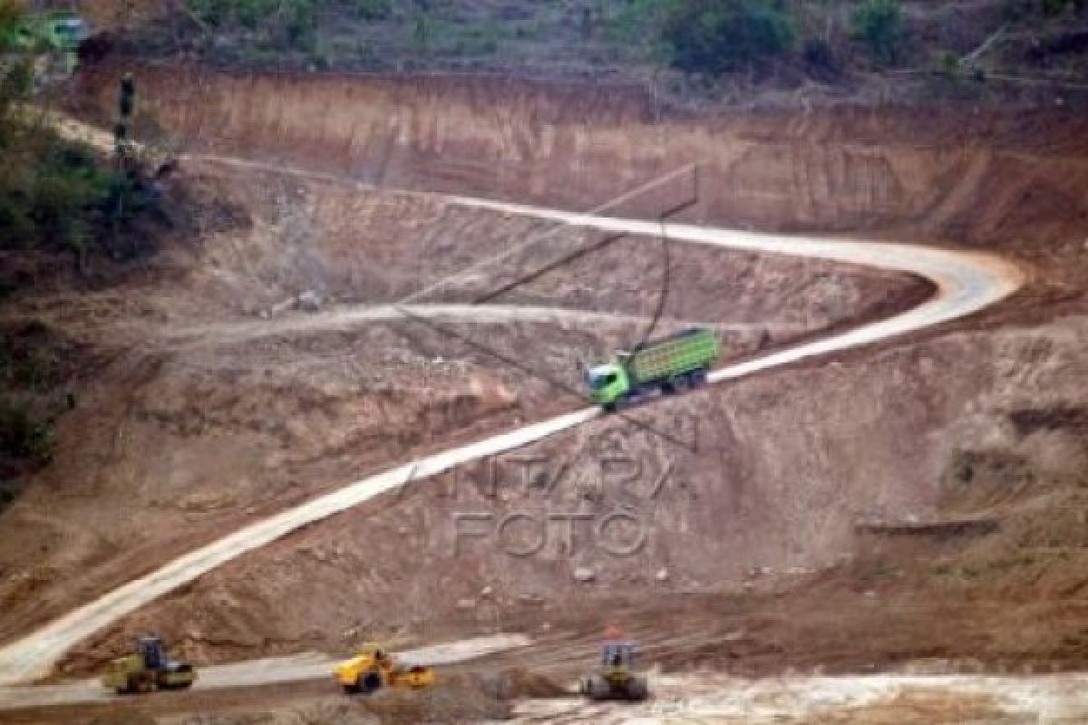 Ganjar: Selesikan Pembebasan Lahan Tol Bawen-Salatiga!