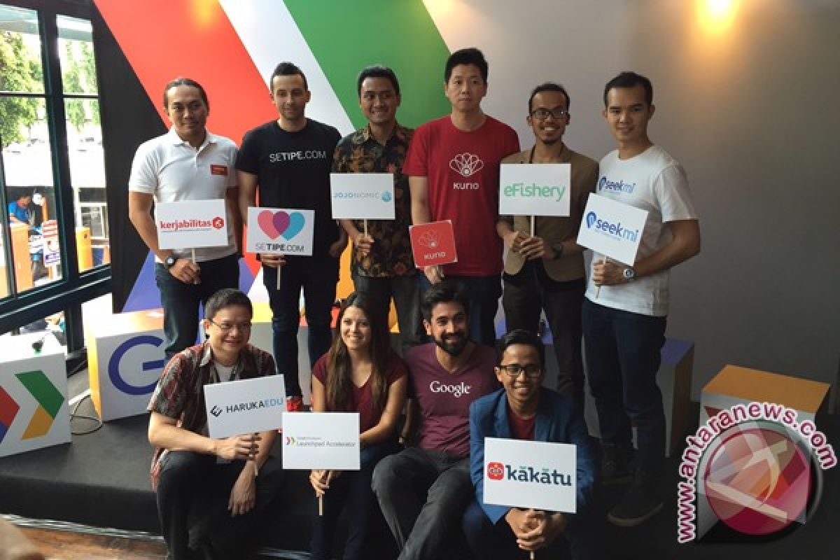 Delapan pemula Indonesia belajar di markas Google