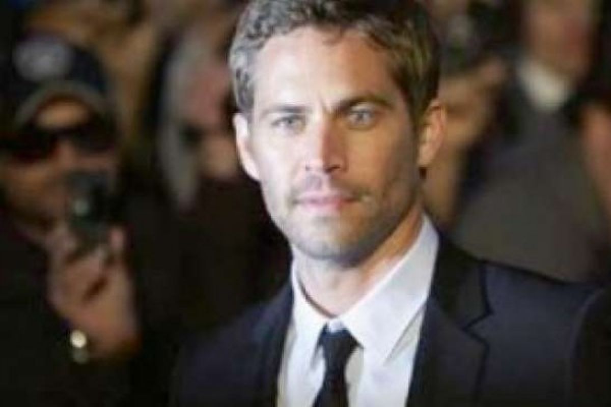 BMW M1 milik mendiang aktor Paul Walker dilelang