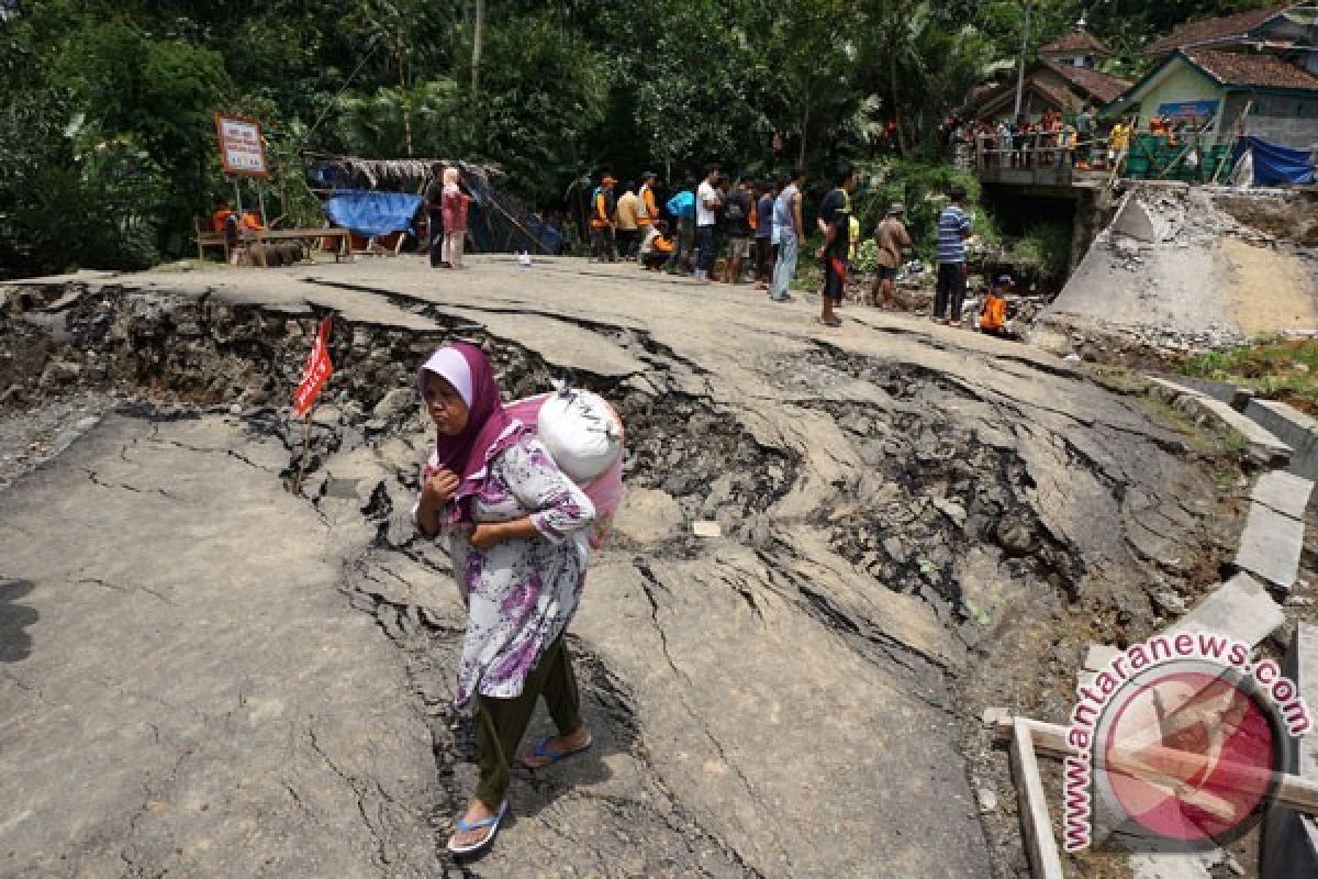 Longsor Clapar Tingkatkan Kesiapsiagaan Masyarakat terhadap Bencana