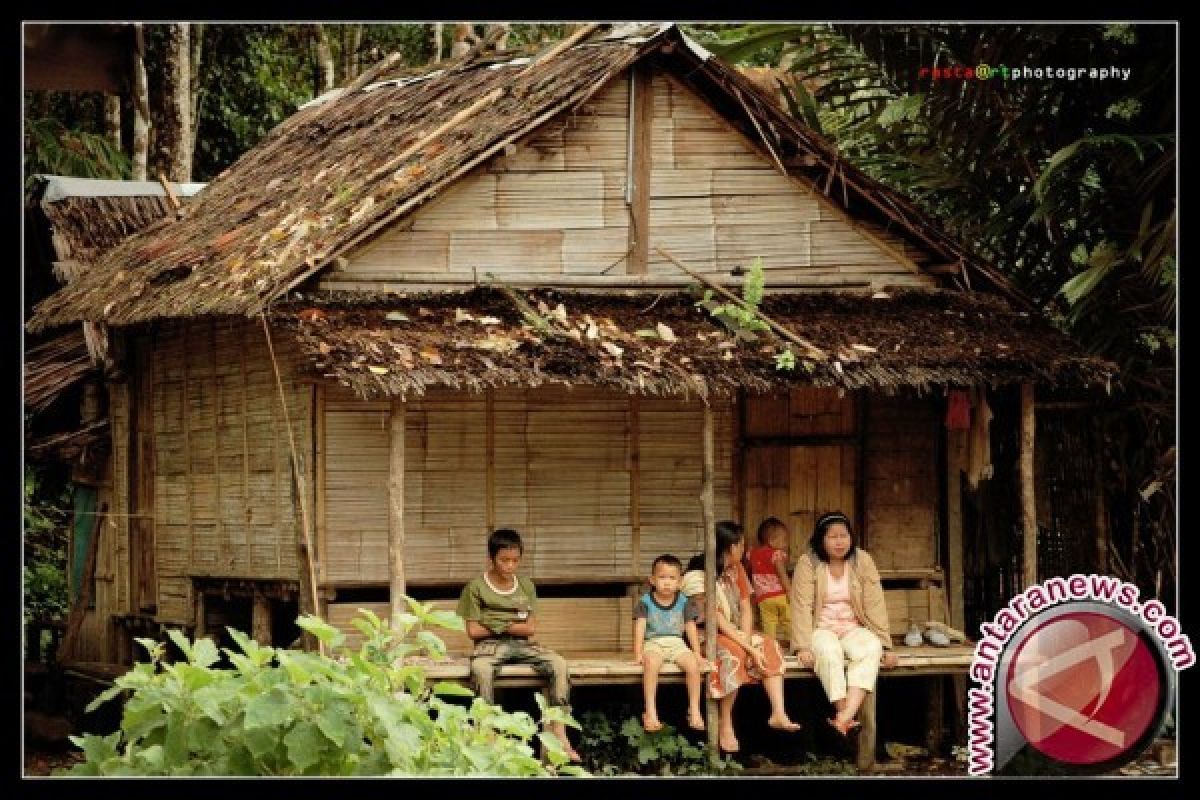 Bima tuan rumah kemah Komunitas Adat Terpencil 