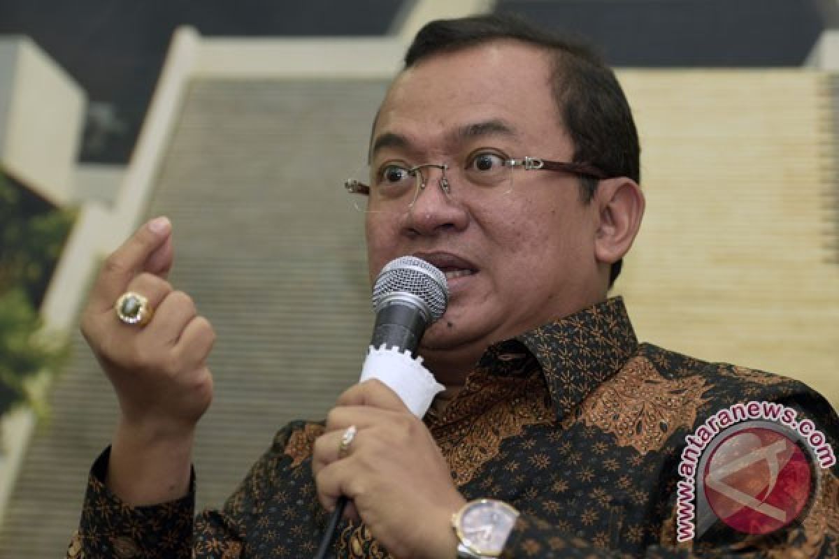 Hajriyanto Thohari Dijuluki "Si Golkar Putih" Dukung Priyo Budi Santoso