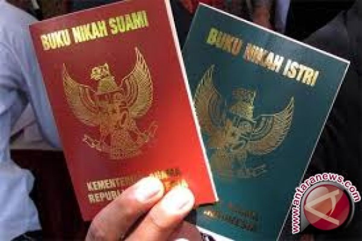 Kantongi akta nikah setelah 33 tahun berumah tangga