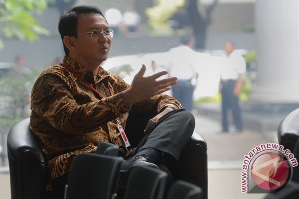 "Ketika Memilih Pemimpin jangan hanya Mempertimbangkan Kesamaan SARA," kata Ahok