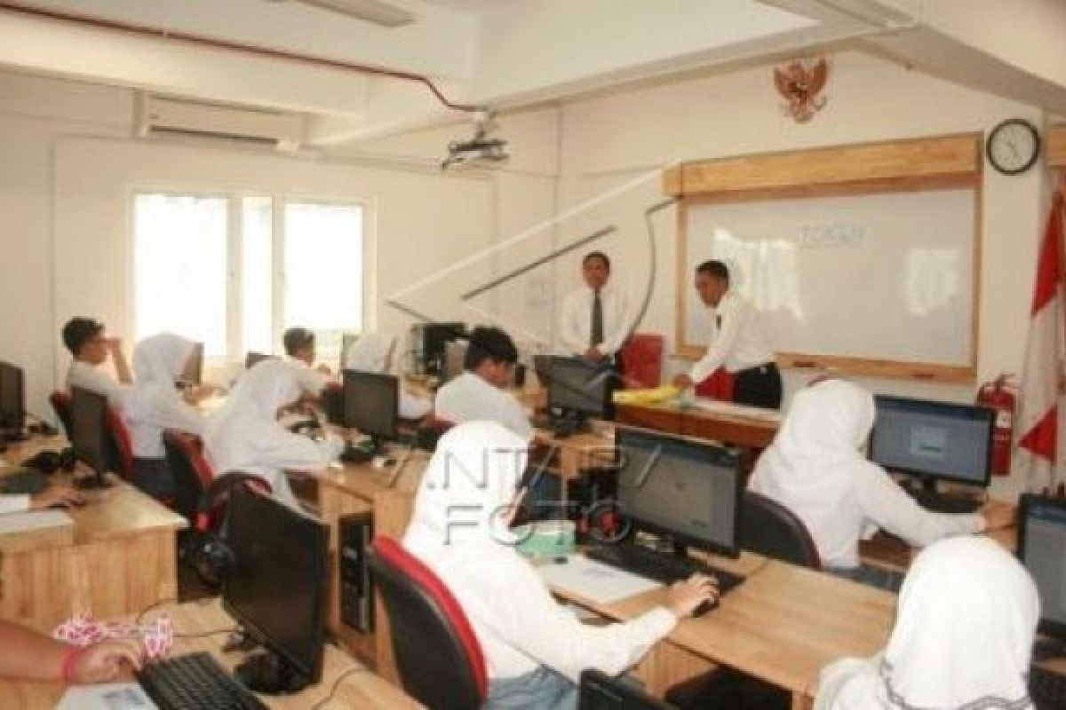 SIKL Laksanakan UN Berbasis Komputer Tingkat SMA