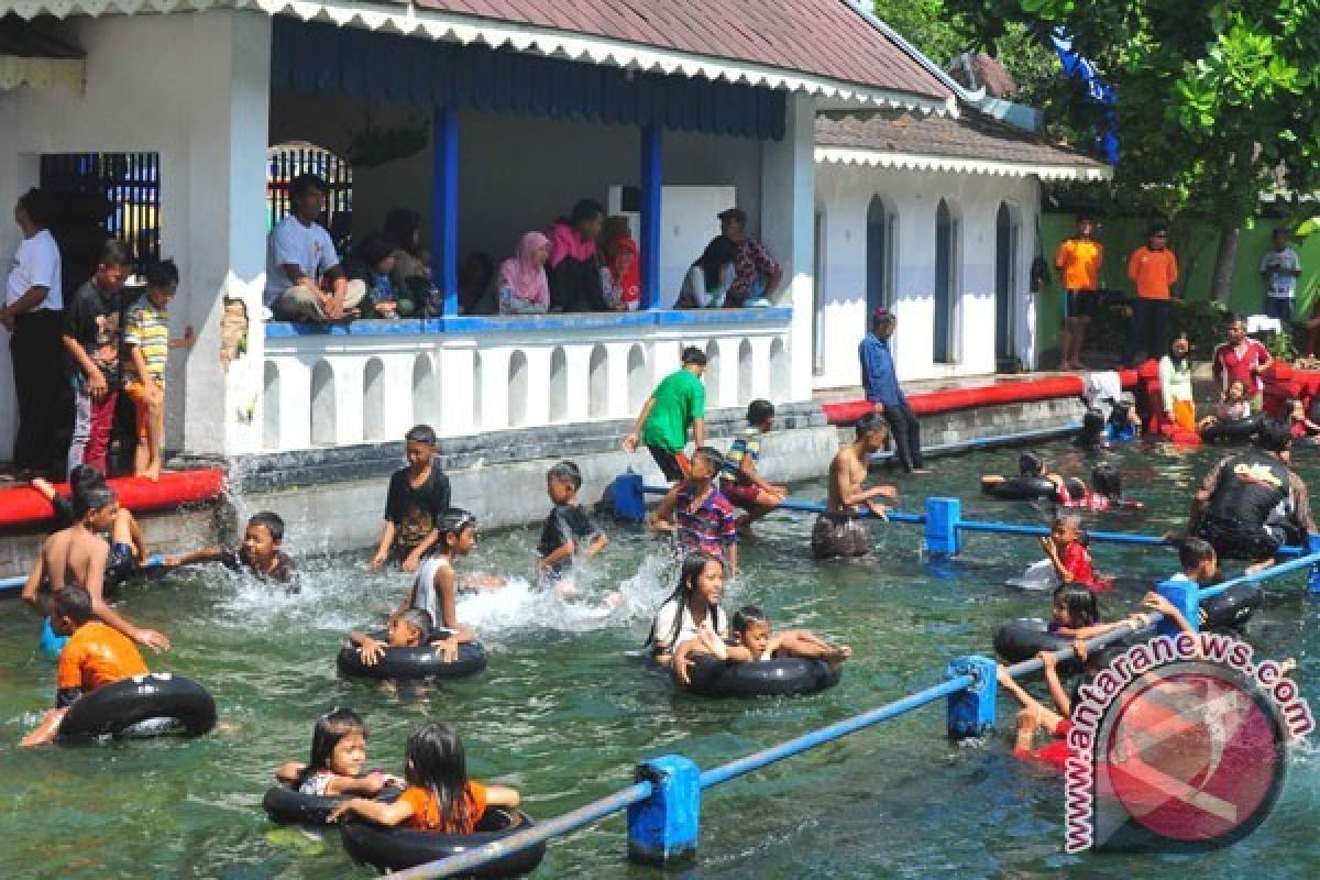 Tradisi "Padusan" Sambut Bulan Ramadhan