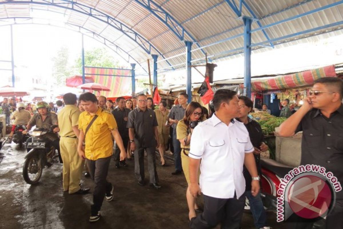 DPRD-Disperindag Manado periksa pasar saat Ramadhan