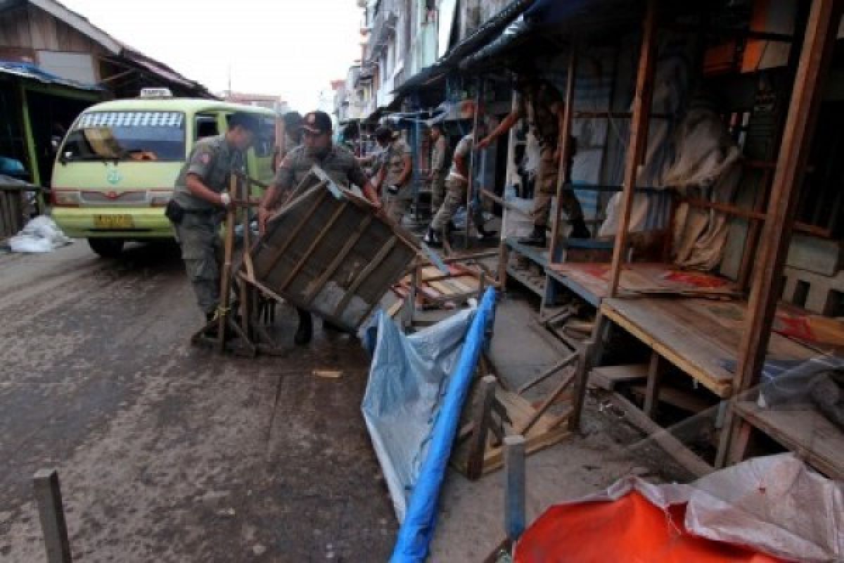 DPRD Minta PKL Tlogosari Semarang Ditertibkan