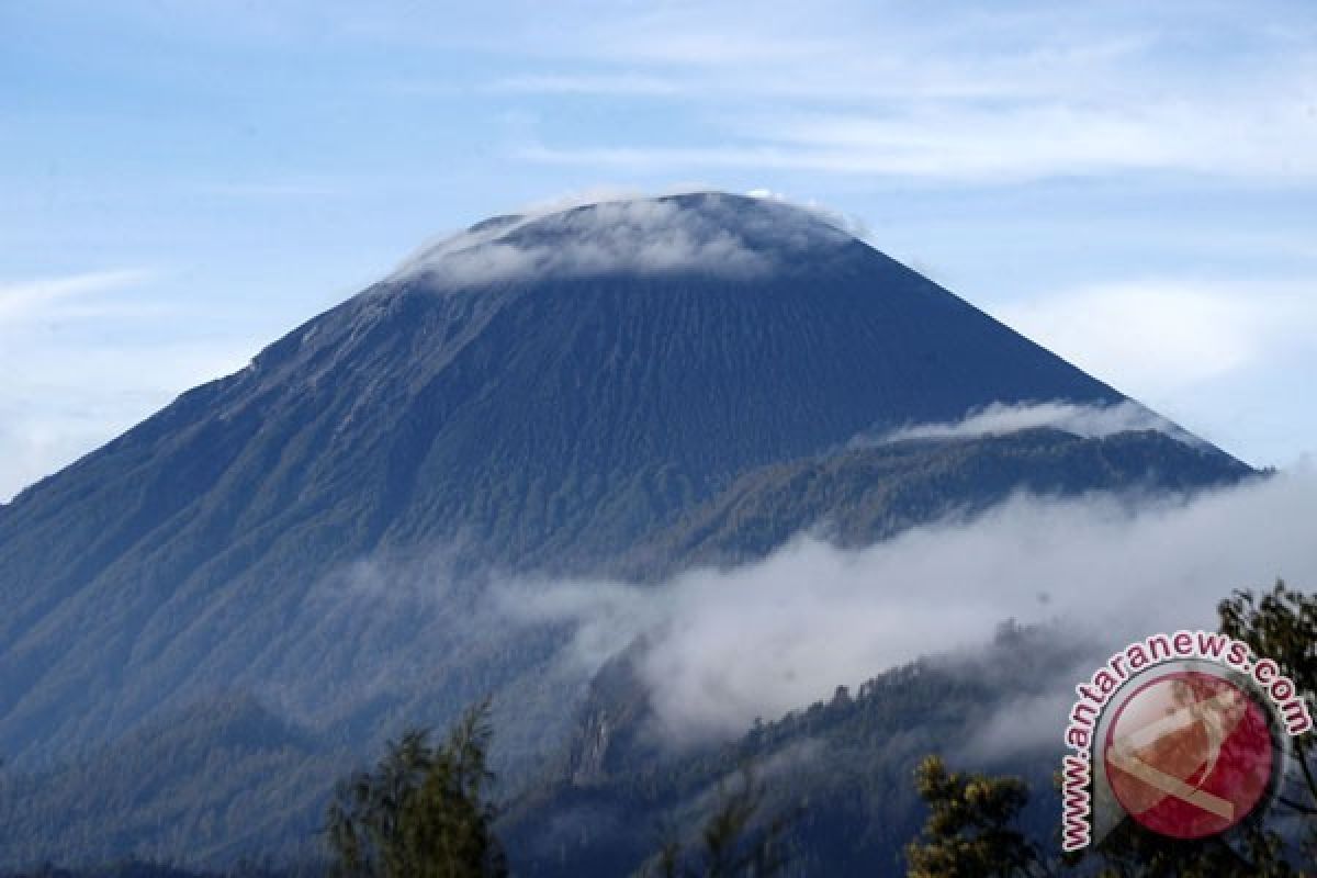 Basarnas Gunakan Pesawat Nirawak cari Pendaki Asal Swiss di Semeru