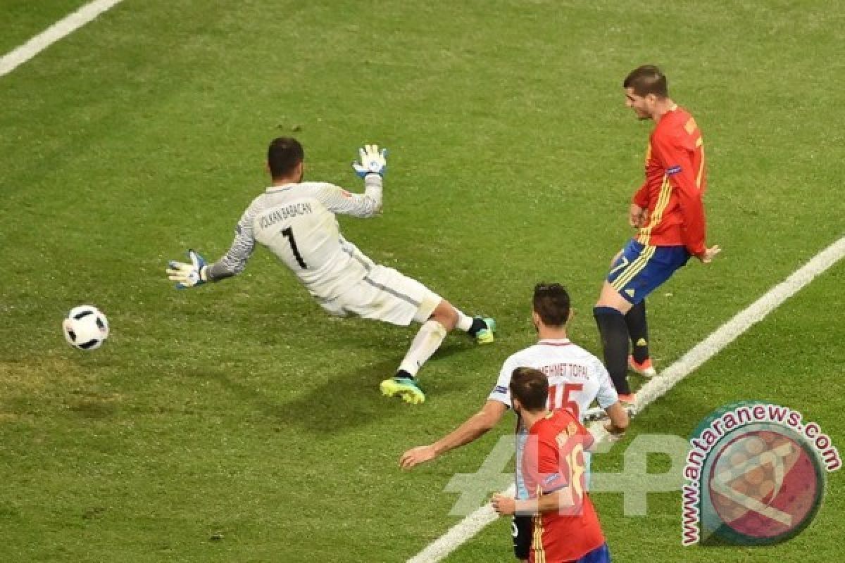 Euro 2016 - Cukur Turki 3-0, Spanyol ke 16 Besar