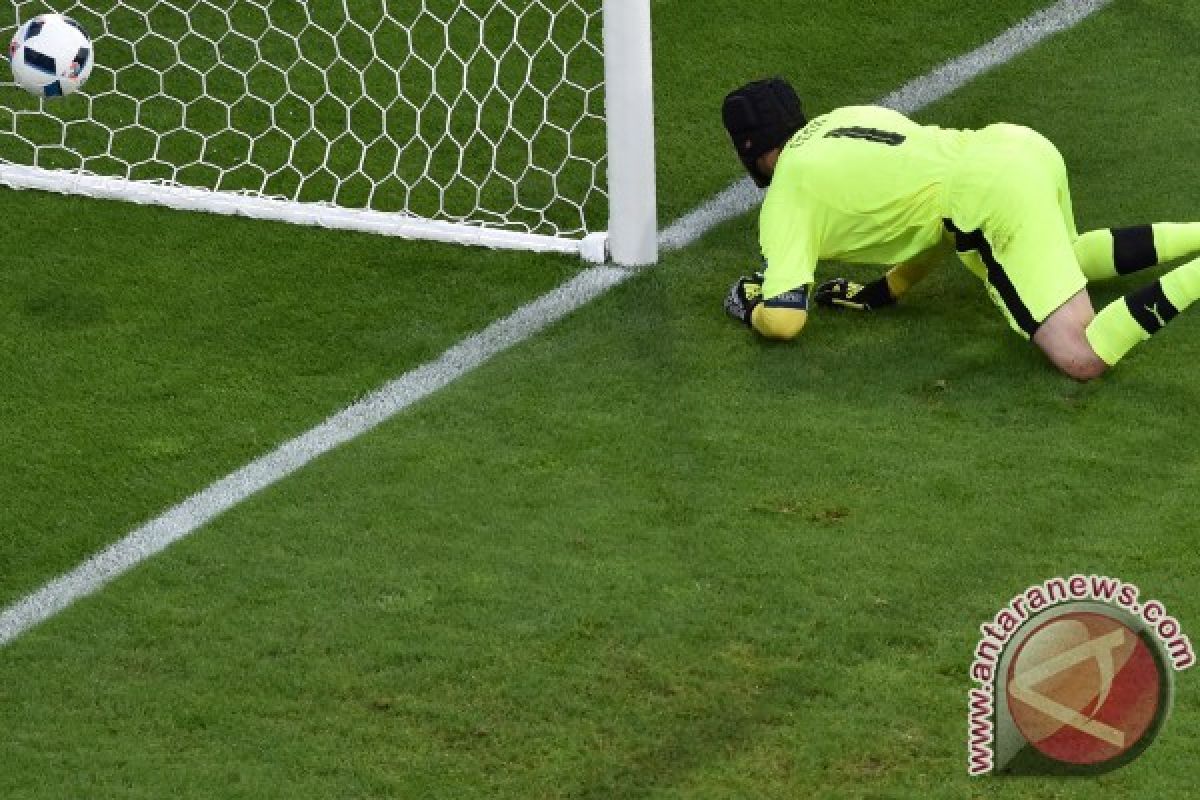 Petr Cech Kecewa Berat Ceko Tersingkir dari Euro 2016