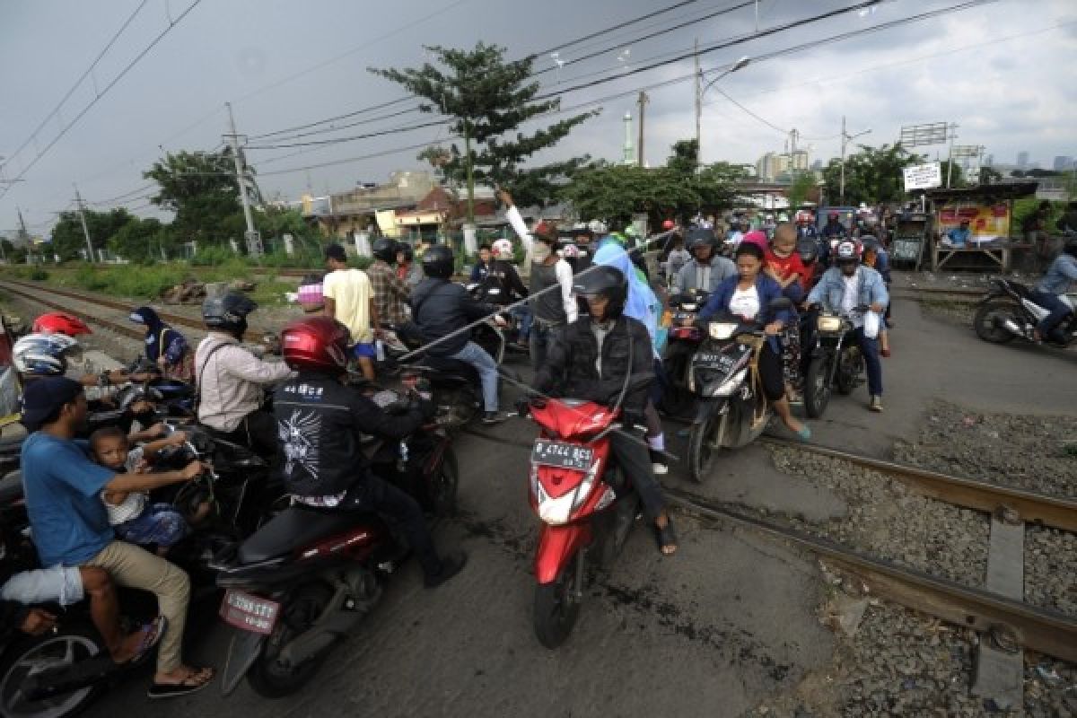 Antisipasi kecelakaan, 73 perlintasan liar ditutup