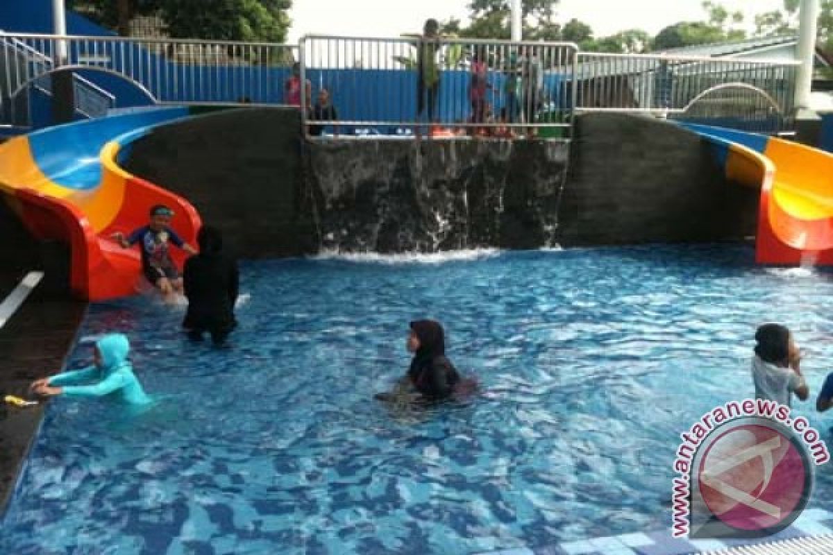 Ini Bahayanya Jika Buang Urin Di Kolam Renang