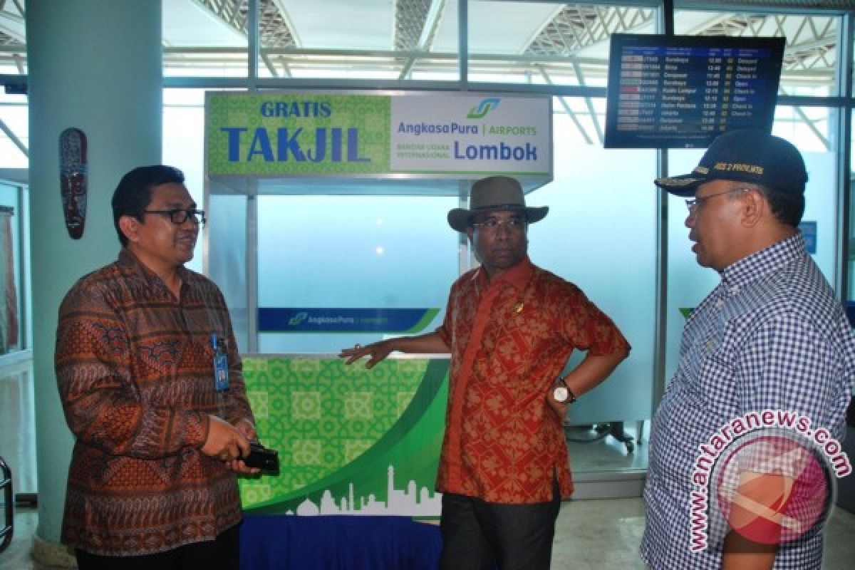 Lebaran 2016 - Penumpang datang di Bandara Lombok sebagian wisatawan 