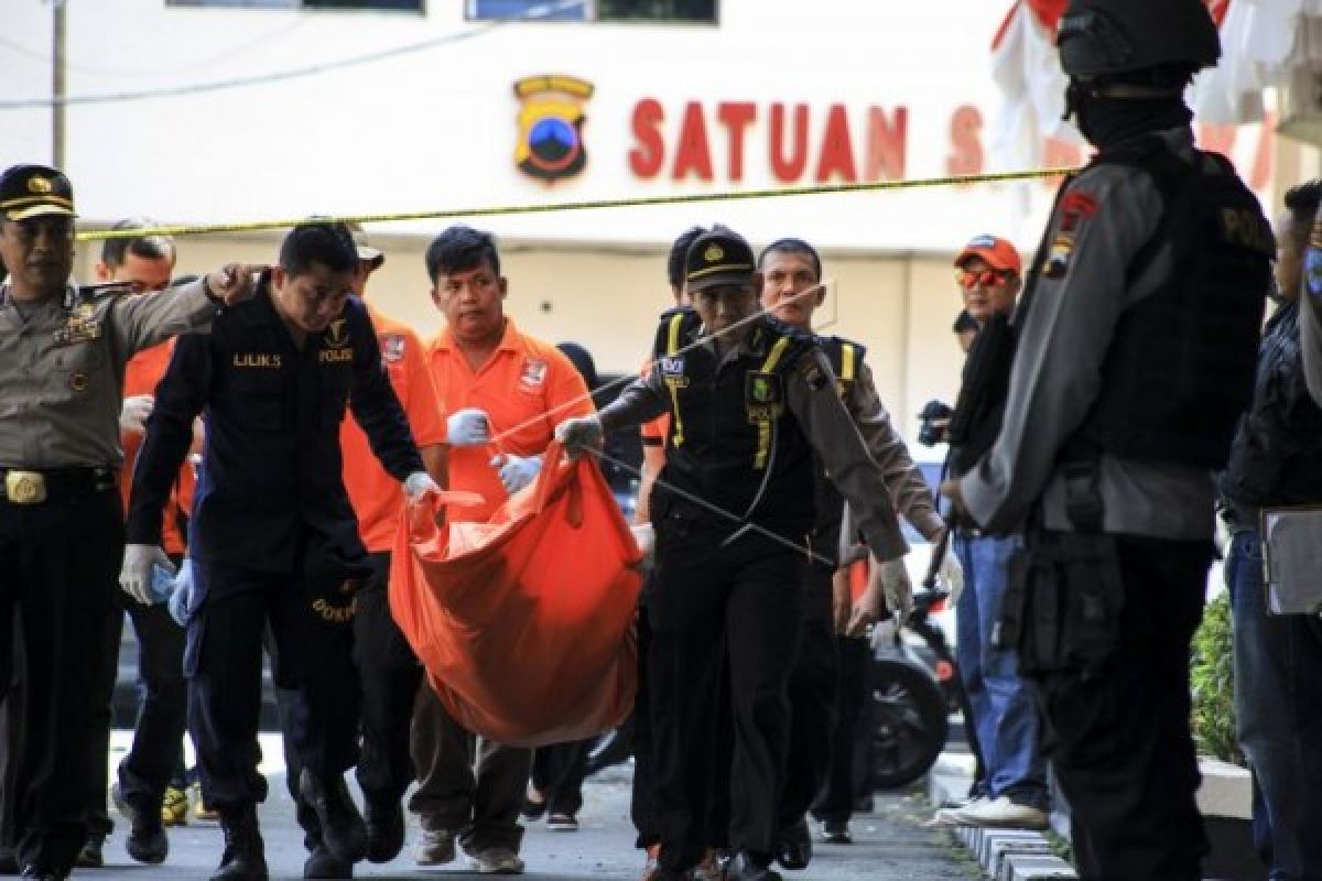 Jenazah Pelaku Bom Diduga Nur Rohman Tiba di RS Bhayangkara