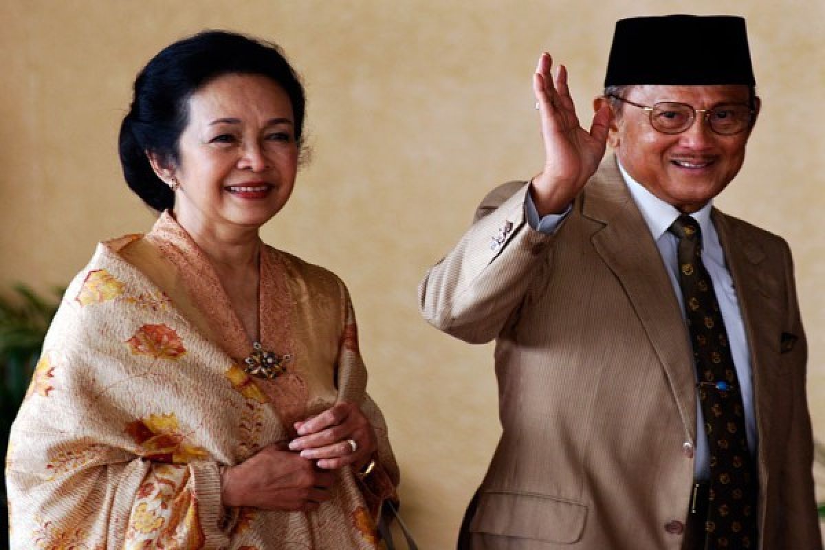 Pasangan Ainun-Habibie Dinobatkan jadi Model Keluarga Indonesia