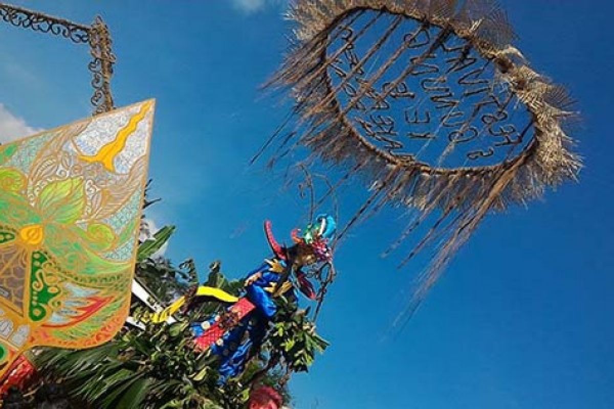 Kirab "Pala Kependhem" Tandai Puncak Festival Lima Gunung