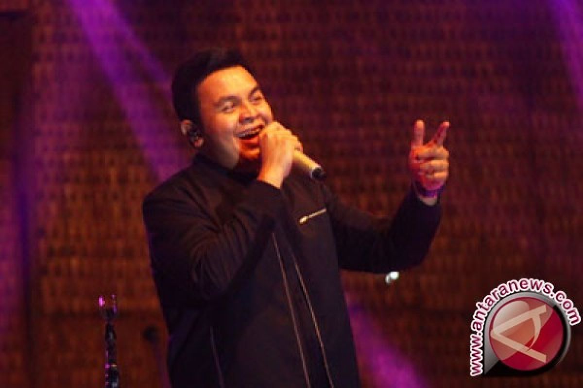 Tulus Akan Rilis Album Ketiga "Monokrom"