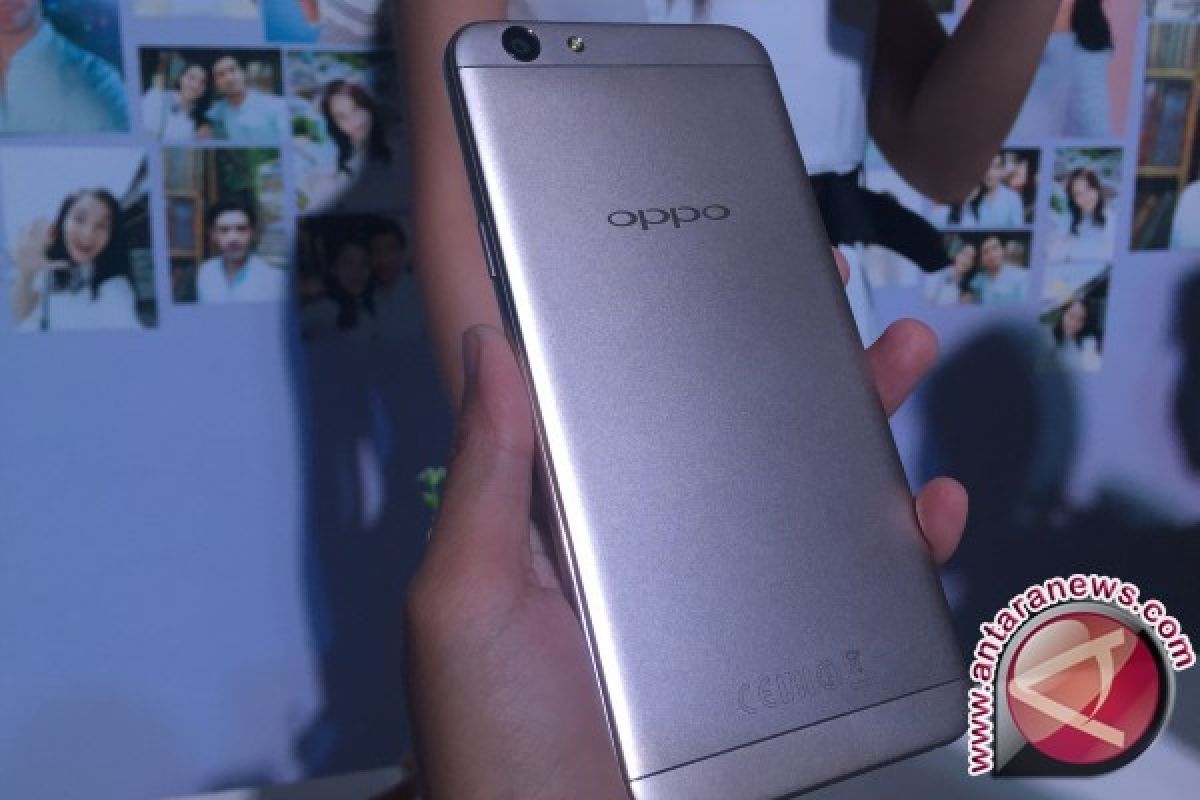 Ini Tanggapan Oppo Ketika Samsung Pasang Pemindai Iris