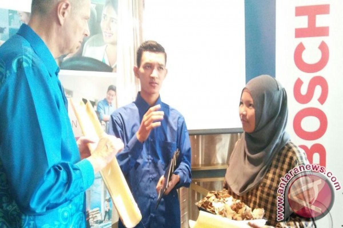 Dua Ilmuwan Indonesia Buktikan Sampah Singkong bisa untuk Bahan Pesawat