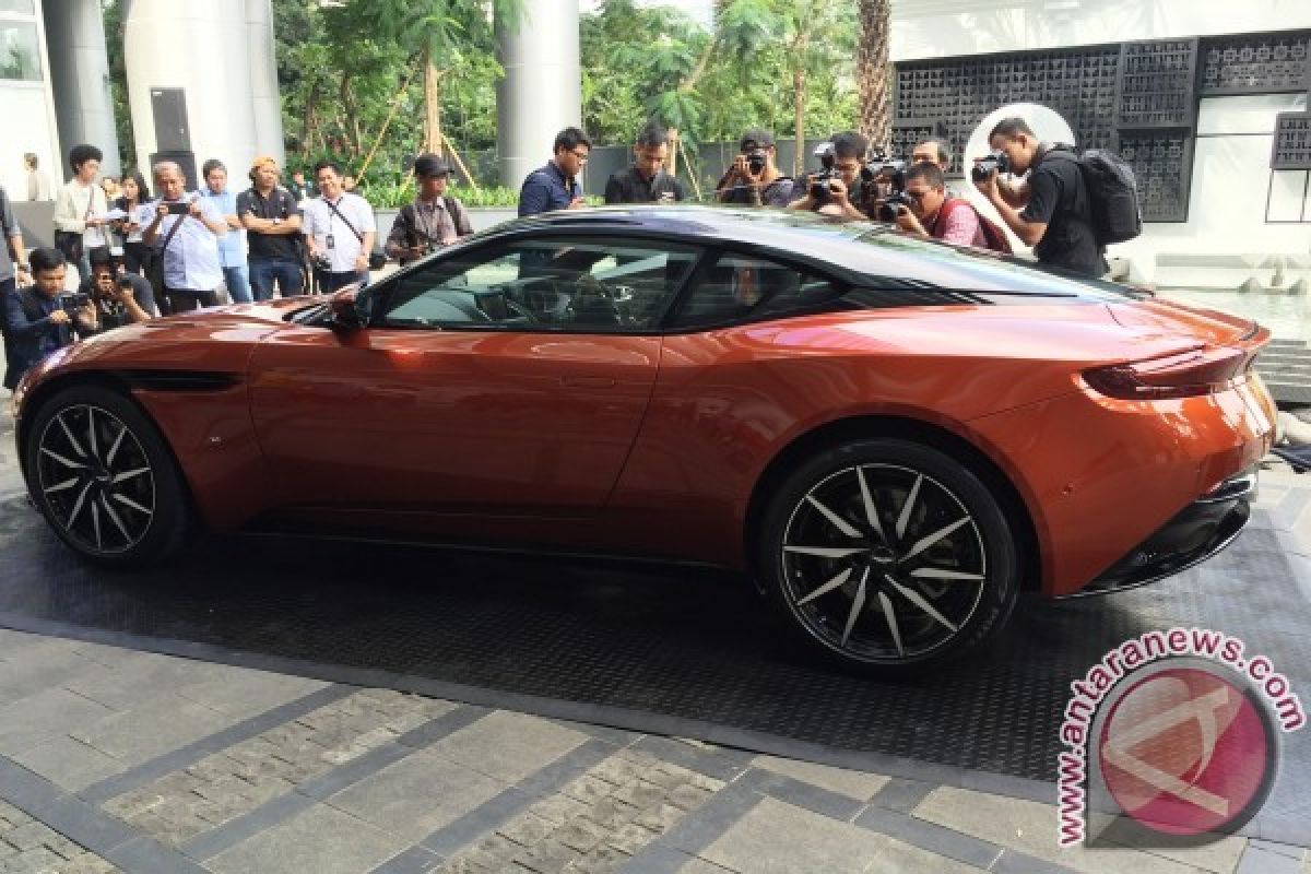 Tampilan Eksterior dan interior Aston Martin DB11