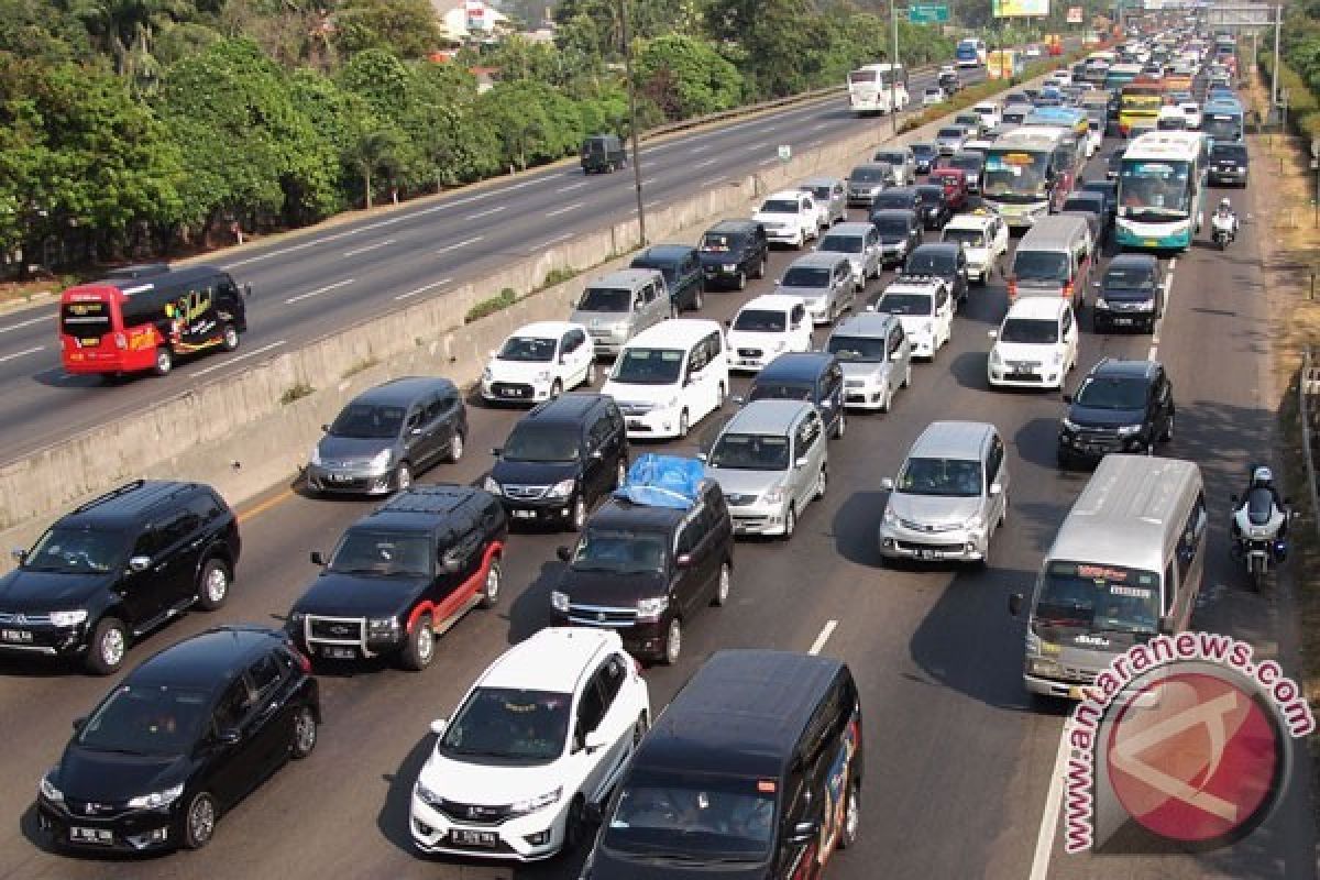 Libur Idhul Adha Tol Jakarta-Cikampek Bebas Truk Berat