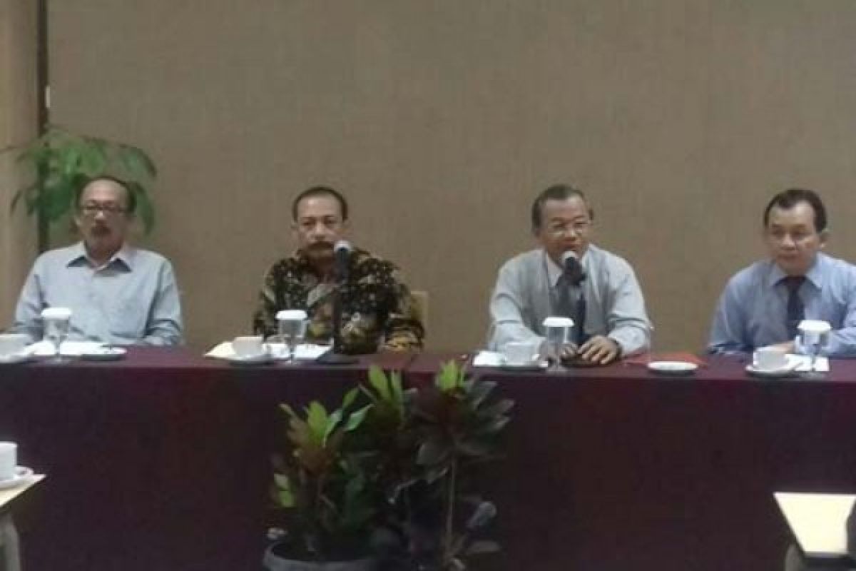 UNS Anugerahkan Doktor Kehormatan kepada Jamdatun