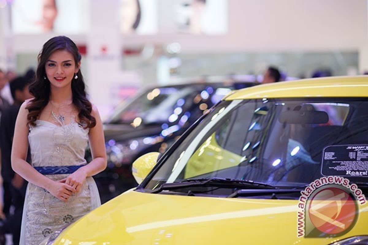 Paris Motor Show masih Manfaatkan Daya Tarik SPG Cantik