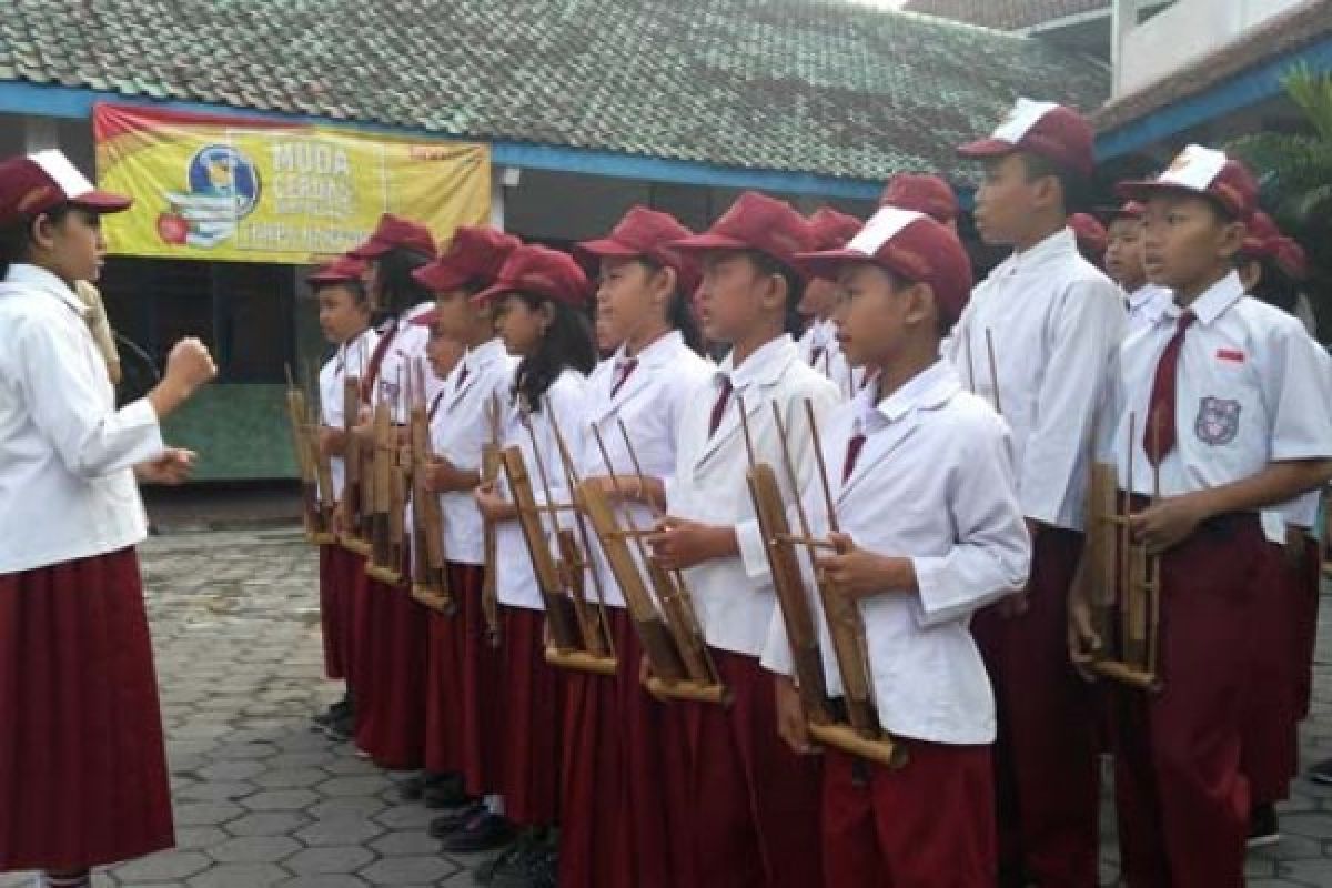 Sekolah Diminta Laksanakan Ekstrakurikuler Musik Tradisional