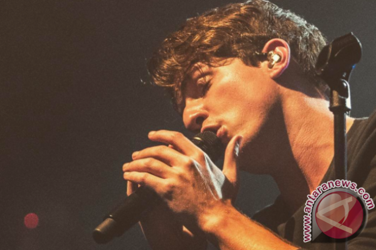 Charlie Puth Batalkan Konser Karena Sakit